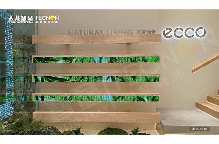 西安王府井百貨 ECCO 專(zhuān)柜條形 LED 屏：定制led屏解鎖鞋履美學(xué)新視角